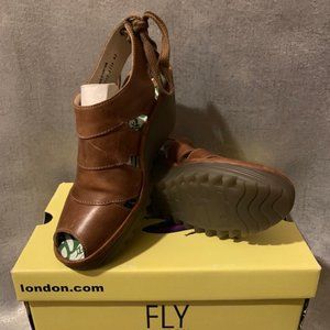 *NIB*Fly London Yown Leather Sandals US 9 EU 40